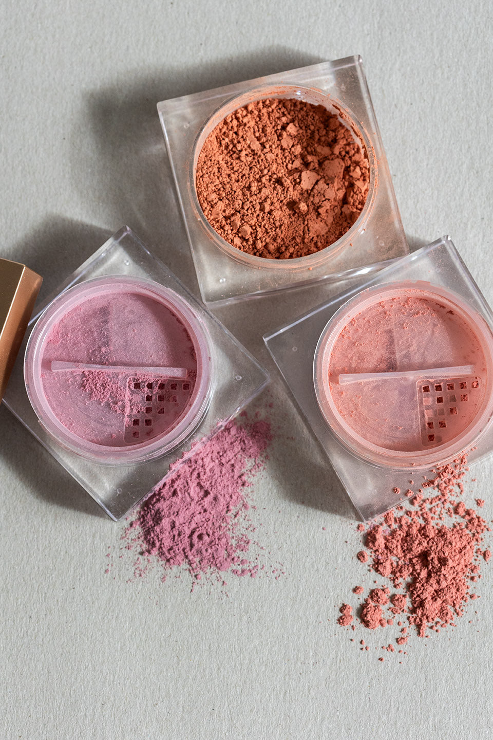 Loose mineral blush
