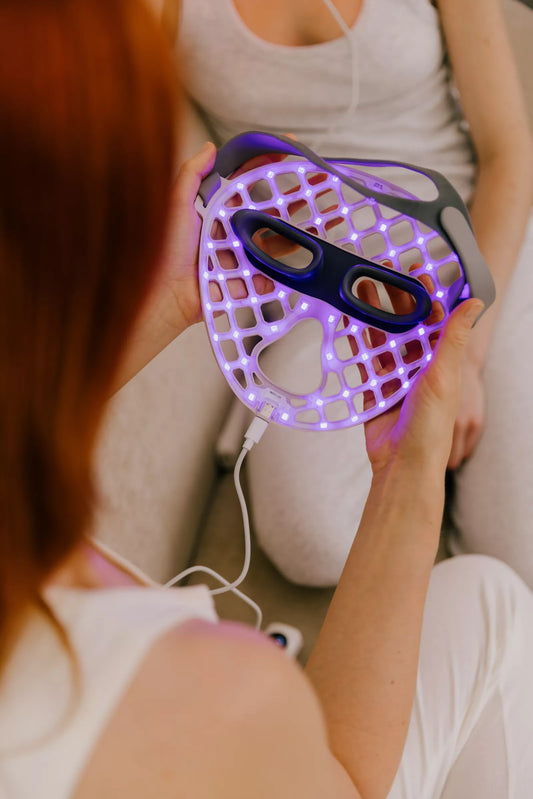 Lume + led therapy mask